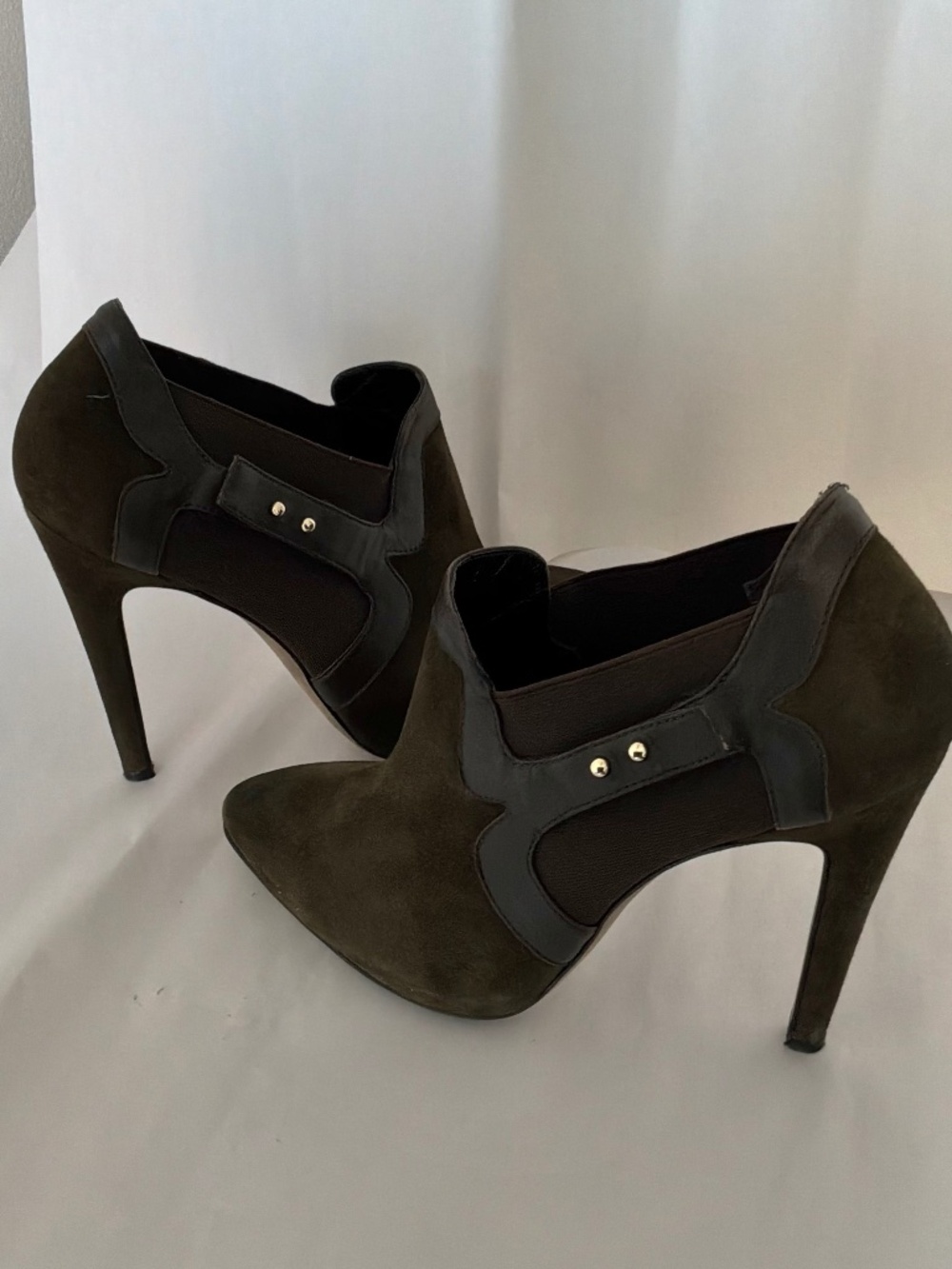 Aperlai Paris Suede Pointed Toe High Heel Shooties Ankle Boots Olive Grey 40
